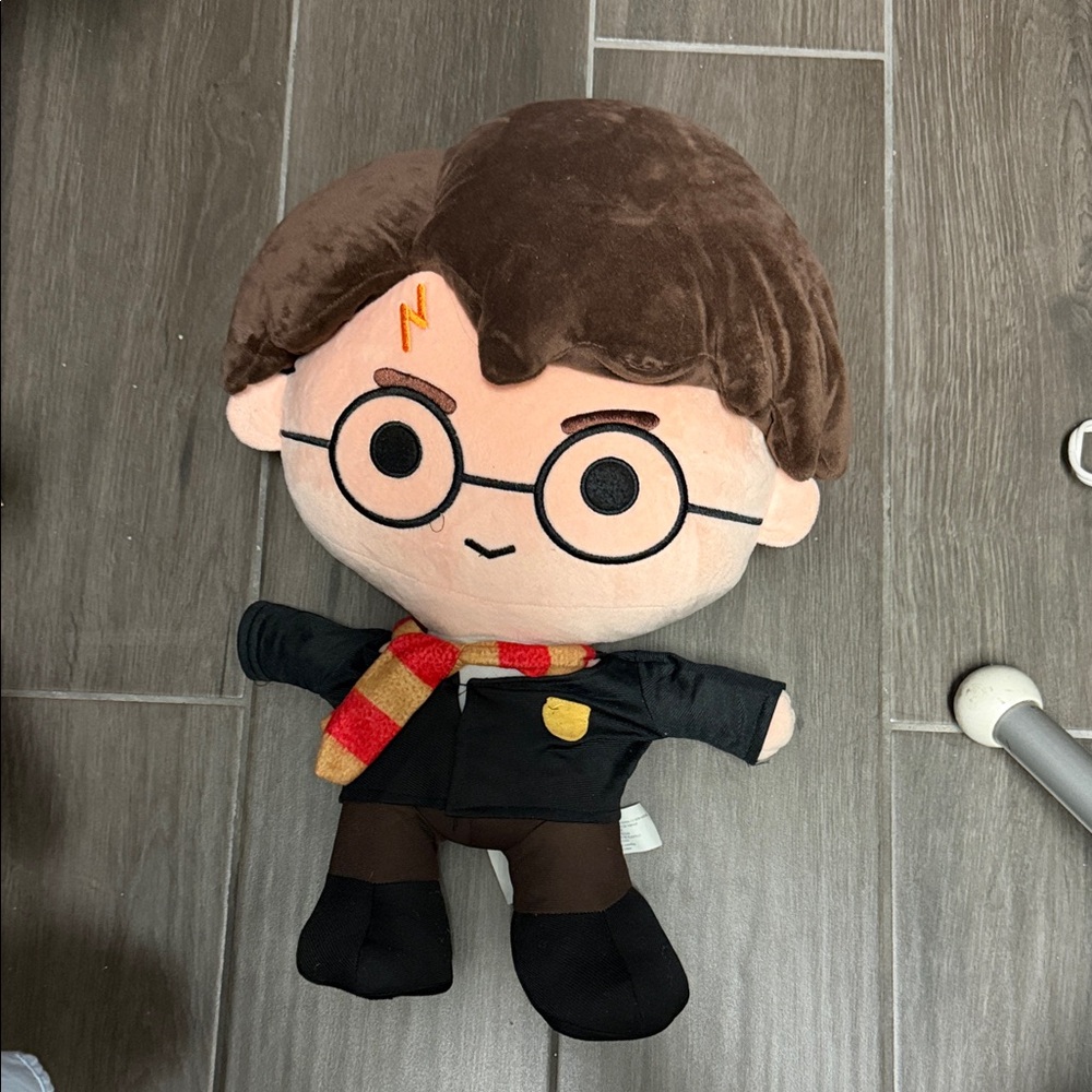 Harry Potter Wizard Plush with Red and Yellow Scarf sk42